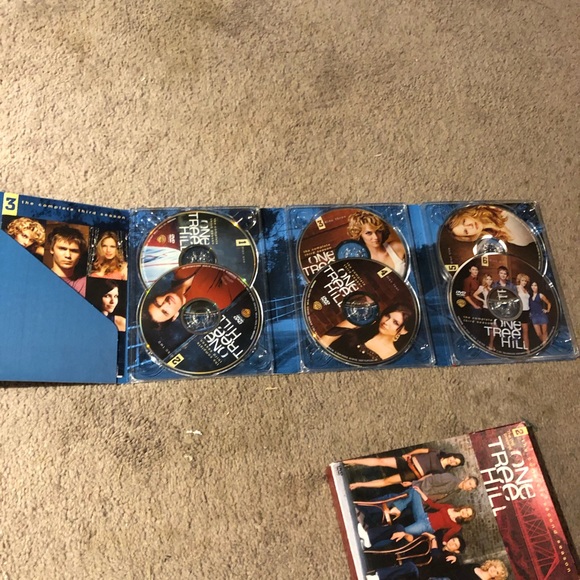 One tree hill season 2 and 3 - Picture 2 of 4